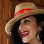 Offro lezioni private a bambini e ragazzi della scuola media adattandole allo loro esigenze.