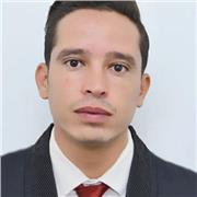 Ho il diploma di maturità e ho già lavorato in alcuni hotel, parlo inglese e francese e poco tedesco