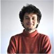 Laureato magistrale in Scienze Politiche, impartisco lezioni di Diritto, Filosofia, Storia per studenti di licei e medie