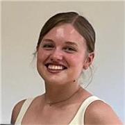 Profesora de alemán de niveles básicos A1 o A2 con títulos de EOI de alemán, estudiante de traducción de alemán e inglés