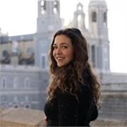 Englische Muttersprachlerin mit langjähriger Erfahrung bietet professionellen Online-Englischunterricht für Kinder und Erwachsene.