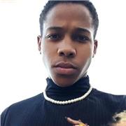 Realizo aulas de reforço (por, bio, his, geo, socio, filo). Também aulas dentro do assunto pedagógico para ter mais conhecimento