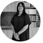 Profesora de literatura, filosofía, historia, escritura, lectura y cinematografía con más de 10 años de experiencia