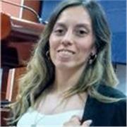 Profesora de inglés imparte clases para niños y adultos de todas las edades