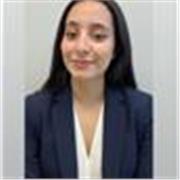 Me defino como una persona responsable, paciente y muy organizada y con vocación por enseñar.