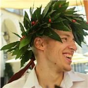 giovane psicologo abilitato, impartisce lezioni di tutte le materie con un focus su quelle scientifiche