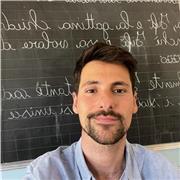 Docente di Lettere impartisce lezioni private di discipline letterarie e latino per studenti di scuole superiori e medie