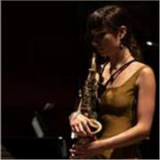 Profesora de saxo, flauta, jazz, improvisación