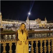 Licenciada en lenguas extranjeras. Traductora e intérprete. Profesora de inglés con más de 7 años de experiencia