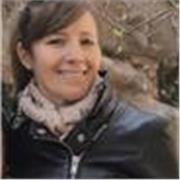 Me defino como una persona, responsable, puntual, agradable y educada y quisiera ayudar a personas quien acaben de llegar al pais y necesiten aprender el español para su dia a dia.