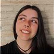 Profesora graduada en Bellas Artes imparte clases de Dibujo y Pintura.