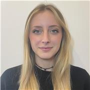 Offro lezioni a studenti di elementari, medie, fino al secondo anno di liceo.