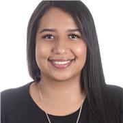 La profesora ayuda en actividades de ciencias naturales a niños de 7 y 8años, y también si son niños de 6años hacía a abajo de les ayuda en estimulación y actividades de lectura y escritura