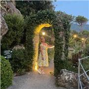 I teach on a 1-1 2-1 basis . I love the language I teach and my passion reflects on my clients' progress and results they achieve.