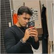 Graduado de Educación Primaria Mención Educación Física con experiencia en clases de refuerzo en colegios de Madrid sur.