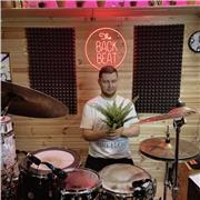 Drums tutor teach student Of all ages. Teaching in English and Russian