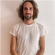 Soy graduado en filosofía por la UNED pero tengo amplios conocimientos en diferentes ramas como el arte, la literatura, cocina, historia. Así que podría abarcar multiples tareas