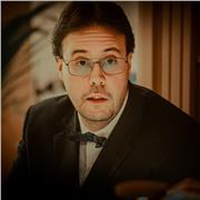 docente abilitato per filosofia e scienze umane, con esperienza, sia adulti che adolescenti. Disponibile in presenza se di Pavia.