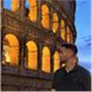 Profesor especializado en matemáticas, soy un chico que cursa 3°de ingeniería electrónica. Imparto las clases con medios adecuados