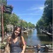 Maestra de Primaria con la carrera de Magisterio en Educación Primaria con mención en Inglés busca alumnado de Educación Primaria