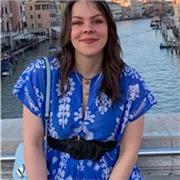 Sono laureata magistrale con lode in psicologia sociale del lavoro e della comunicazione all'università di Padova 
 
Ho fatto un liceo scientifico tradizionale e ho sempre fatto animazione, quindi ho esperienza con bambini e ragazzi.
Ho inoltre svolt