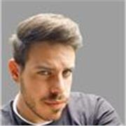 Docente specializzato in servizio su Scuola Secondaria di II Grado impartisce lezioni di inglese su tutti i gradi di scuola