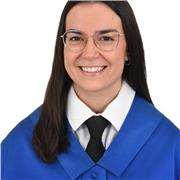 Graduada en Bioquímica, especializada en asignaturas científicas como Biología y Química, ofrezco clases hasta nivel universitario