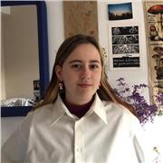 Ola! Son estudante de terceiro no grao de Mestre de Educación Primaria, con experiencia de prácticas nun centro durante tres meses