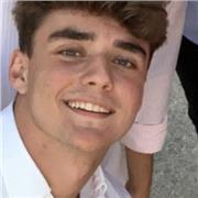 Estudiante de segundo curso del grado de Economía, curse bachillerato de CCSS (finalizado con una nota de 12,61 sobre 14), puedo impartir clases de economía hasta alumnos de segundo de bachillerato (incluida preparación para la EVAU), historia (nivel ESO)