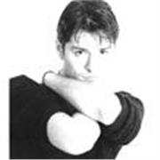 Profesor titulado en Danza Española por Conservatorio de Córdoba, ofrece clases particulares online. Fiesta Flamenca-Sevillanas