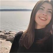Laureata in Filologia Moderna impartisce lezioni di Italiano, Latino, Storia e Geografia