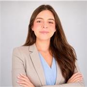 Profesora estudiante de ingeniería biomédica bilingüe especializada en asignaturas de ciencias, matemáticas, idiomas e historia