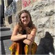 Kaixo! Soy una estudiante de filologia vasca dispuesta a dar clases particulares de humanidades: euskera, castellano, ingles