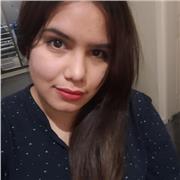 Profesora enfocada a enseñanza básica , para niños