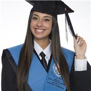 Maestra en educacion primaria con mencion en pedagogia terapéutica y un master en atencion a la diversidad y NEE