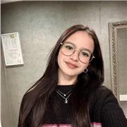 Soy estudiante de la universidad y estoy capacitada para dar clases particulares a estudiantes de colegio y secundaria