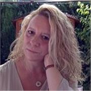 Profesora de Historia imparte clases a alumnos de primaria, secundaria y bachillerato