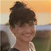 Profesora titulada. Ingeniera con más de 15 años de experiencia en empresa y marketing