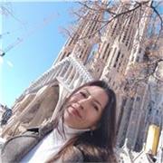 Me defino con las habilidades y capacidad adecuada para el manejo de emociones, resolución de conflictos y vocación de servicio.