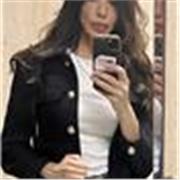 Soy traductora y intérprete hablo cuatro idiomas y me gustaría poder aportar mis conocimientos en este campo