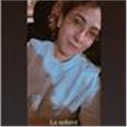 Maestra de regularización para niños y niñas, jugando a aprender