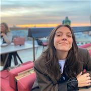 Con nivel C1 en inglés (Advanced de Cambridge) y experiencia en el extranjero, laboral y académica en inglés