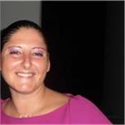 ragazza madrelingua italiana, diplomata, appassionata della lettura, impartisce lezioni private in smart-working