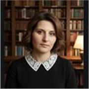 English teacher with master’s degree and 18 years of experience in teaching English offline and online