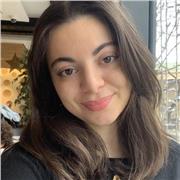 Professeur particulier donne cours de soutien aux élèves de primaire, collège et éventuellement lycée