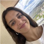 Estudiante universitaria con matricula de honor en Bachillerato se ofrece a dar clases de Lengua Castellana y Literatura.