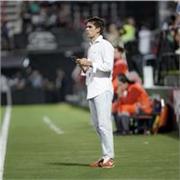 Responsable de comunicación de un club de LaLiga ofrece clases de repaso escolar.  
Marketing, RRSS y comunicación para adultos.