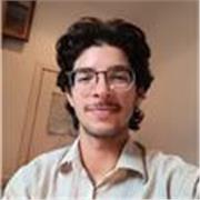 Soy brasileño y hablo el idioma que casi entiendes. Voy a enseñarte a entenderlo de verdad siendo tu profe de portugués :)