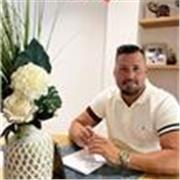 Soy una persona entusiasta que se enfoca en objetivos y los cumple , dinámico y muy positivo 