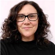 Profesora francófona de nacimiento, titulada (DAEFLE) con experiencia, imparte clases de forma online y presencial